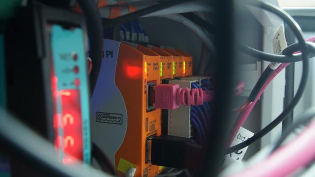 The main control unit and sensors where chosen by our customer, which are key preconditions of this IIoT project